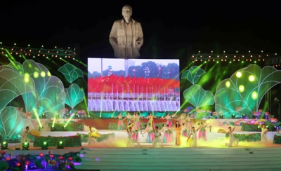 ប្រធានរដ្ឋសភាវៀតណាមអញ្ជើញចូលរួមពិធីបើកពិធីបុណ្យភូមិ Sen ឆ្នាំ២០១៥